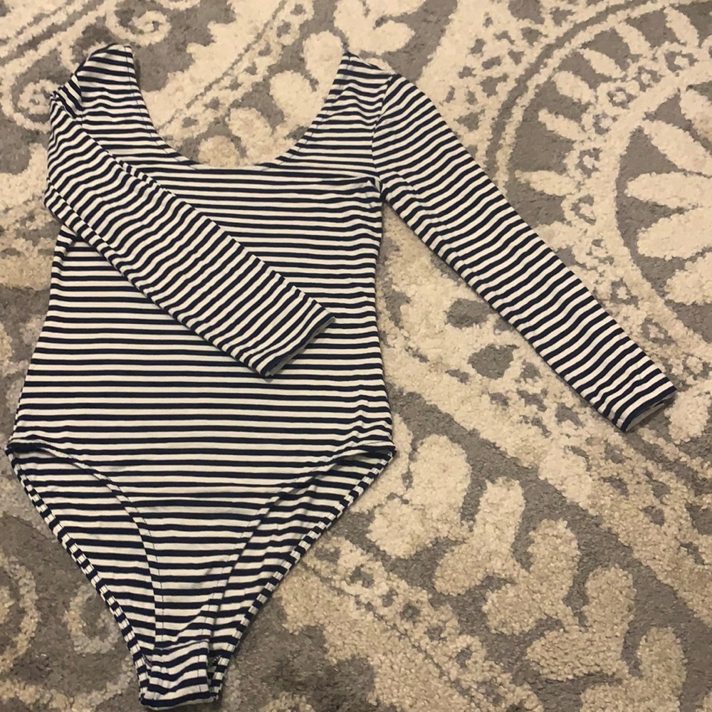 Forever 21 navy blue white body
